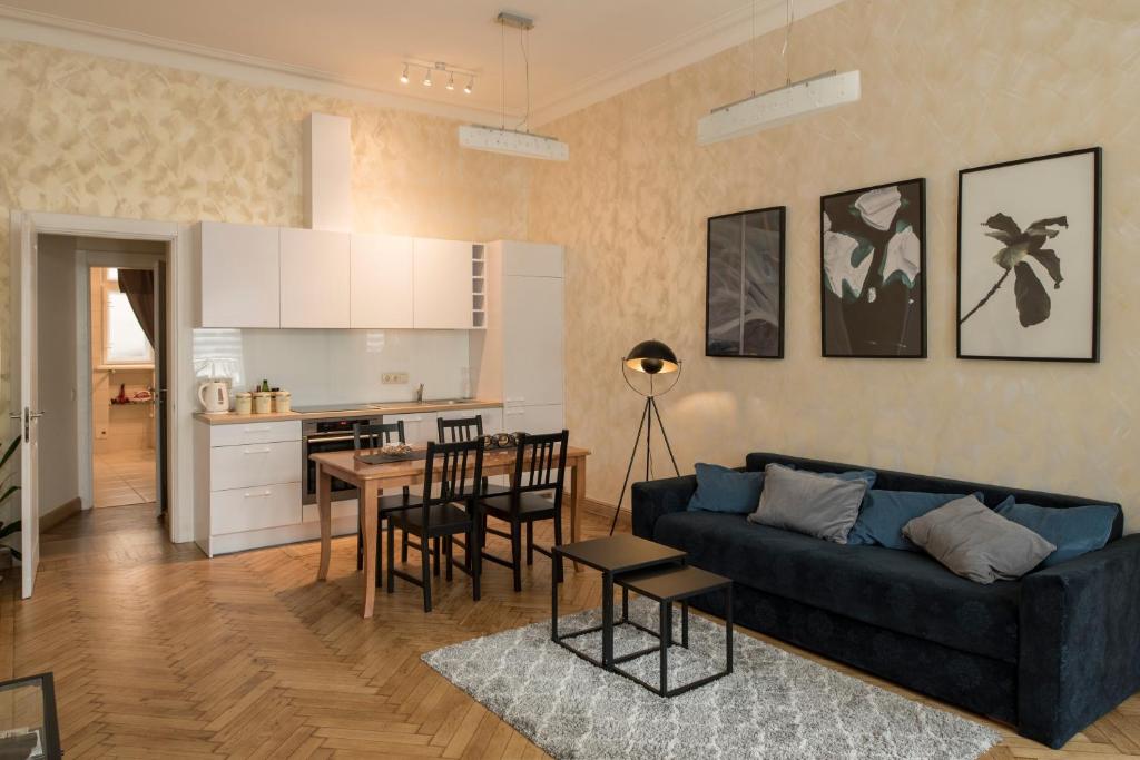 M terrace room 1