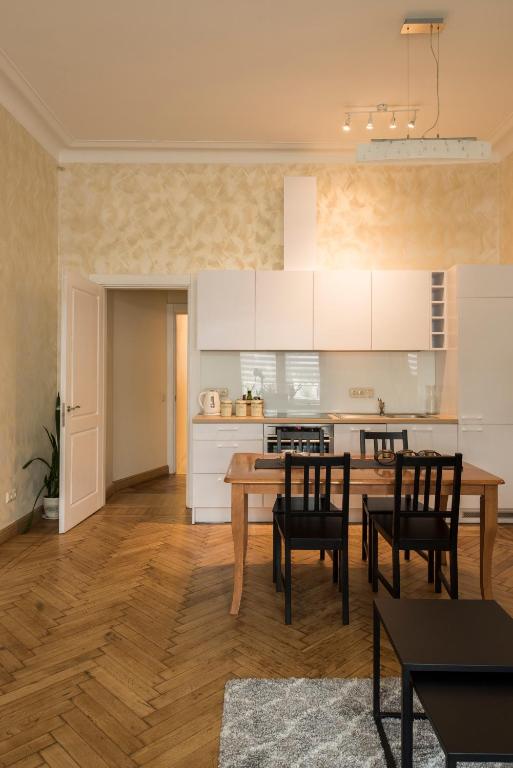 M terrace room 2